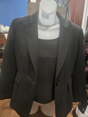 Tahari Black Pinstripe Blazer & Matching Shell, 4P EUC